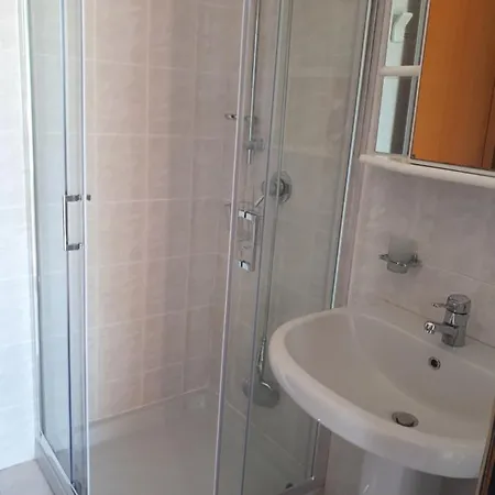 Con Piscina Il Glicine Sul Garda Appartement