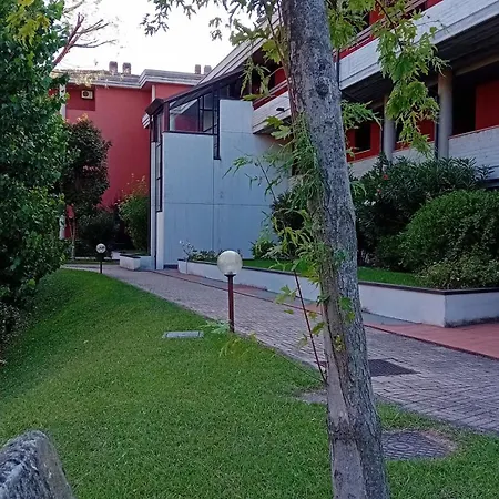 Con Piscina Il Glicine Sul Garda